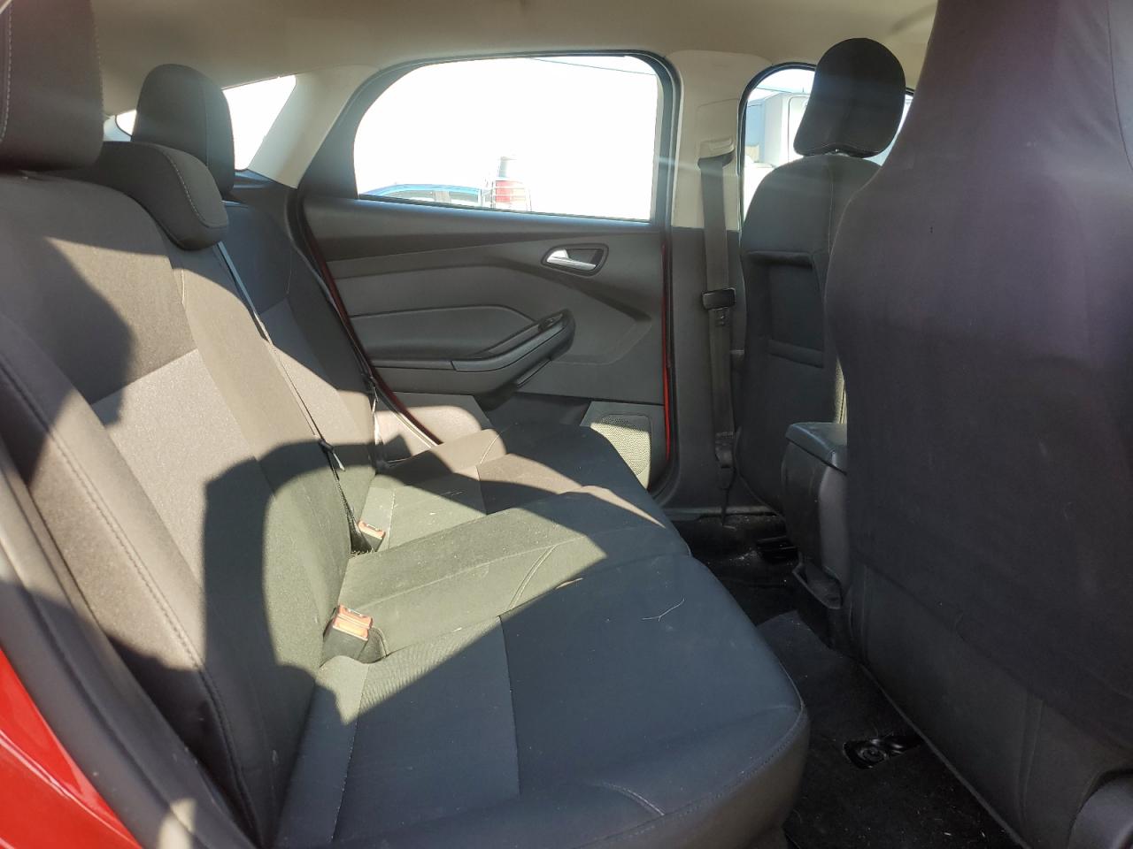 1FADP3K29FL322081 2015 Ford Focus Se