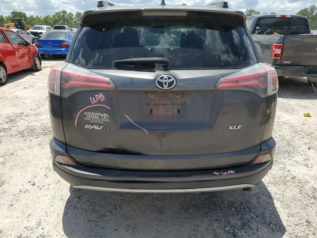 JTMWFREV8HJ705474 2017 Toyota Rav4 Xle