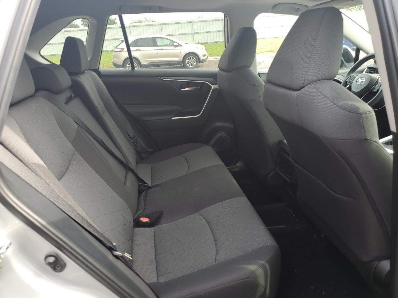 2T3P1RFV2LW132311 2020 Toyota Rav4 Xle