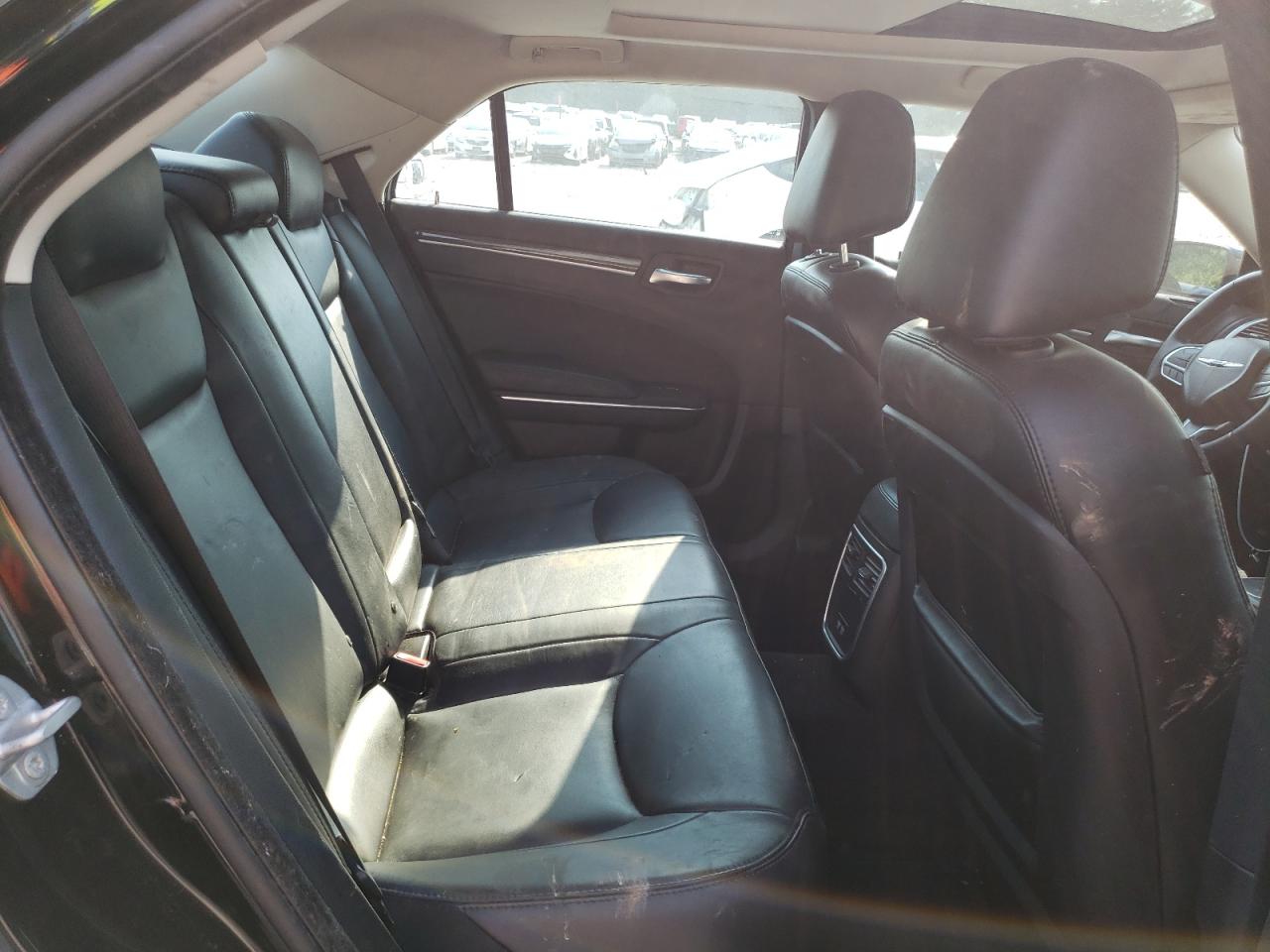 2C3CCARG5JH254993 2018 Chrysler 300 Touring