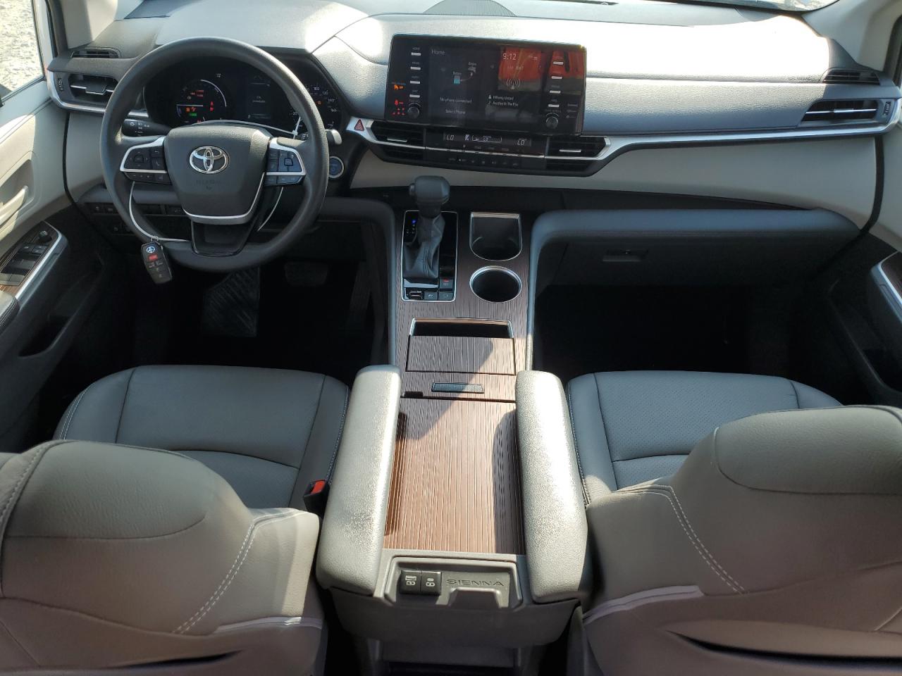 5TDKRKEC4MS015830 2021 Toyota Sienna Le