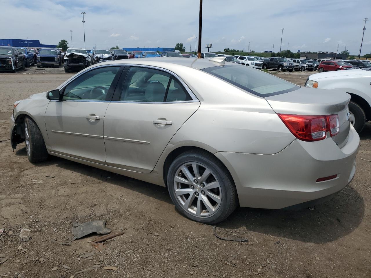 1G11D5SL2FF350676 2015 Chevrolet Malibu 2Lt