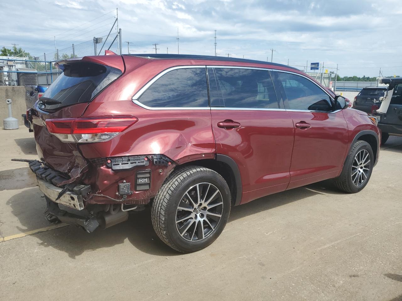 5TDJZRFH2HS442685 TOYOTA HIGHLANDER 2017