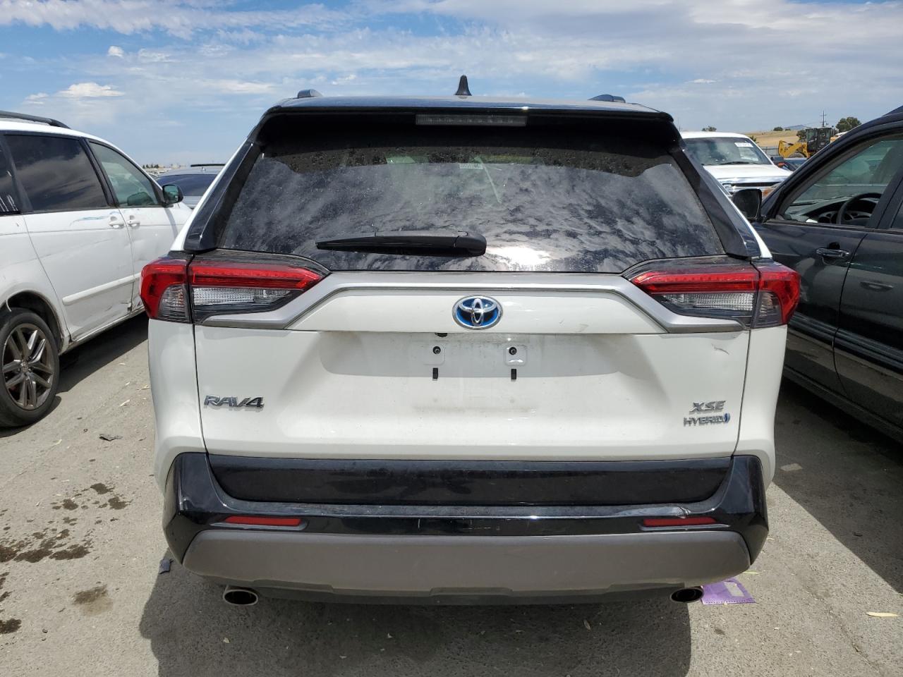 2019 Toyota Rav4 Xse vin: 2T3EWRFV8KW001827