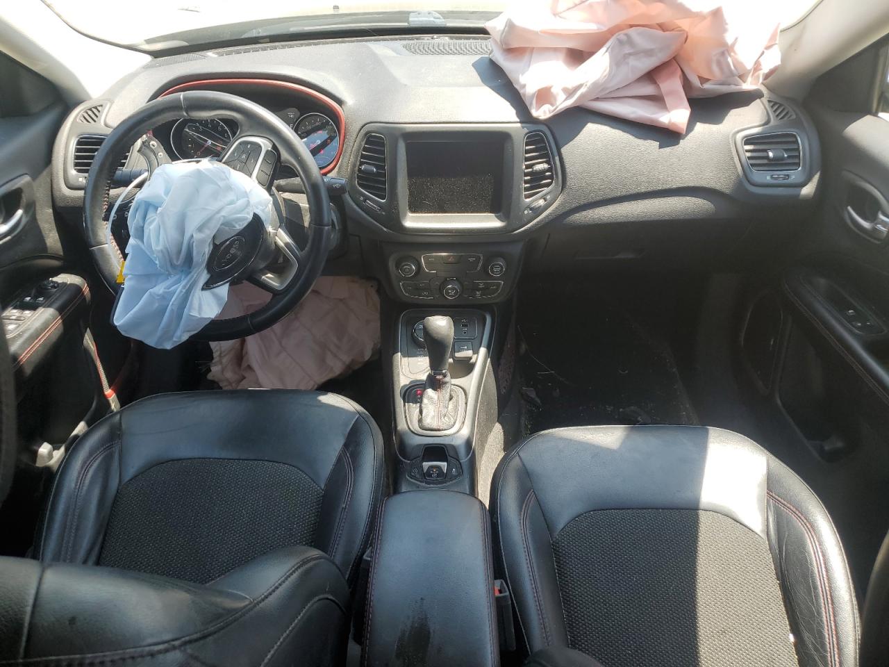 3C4NJDDB1KT739504 2019 Jeep Compass Trailhawk