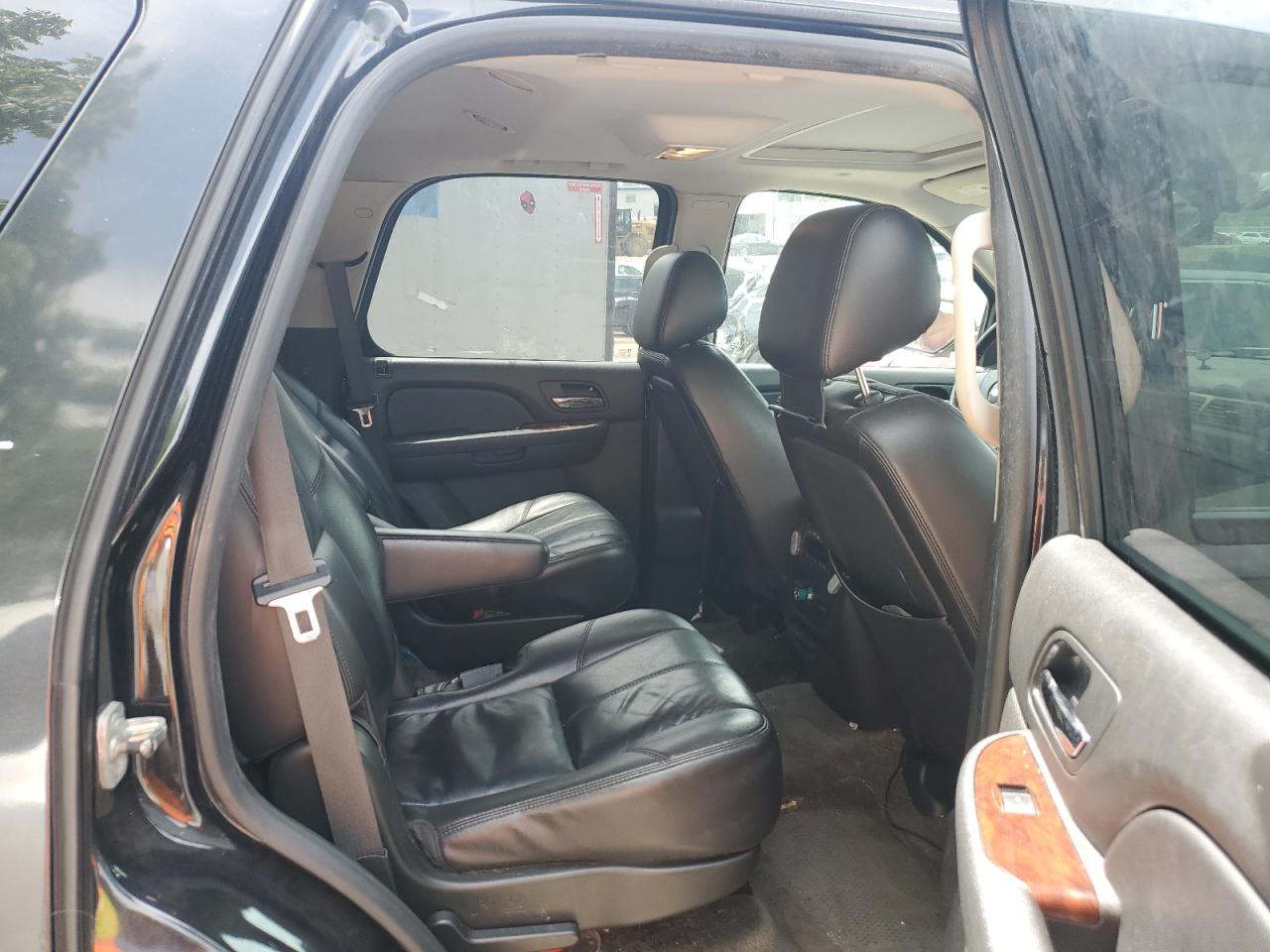 1GNUKBE07AR178220 2010 Chevrolet Tahoe K1500 Lt