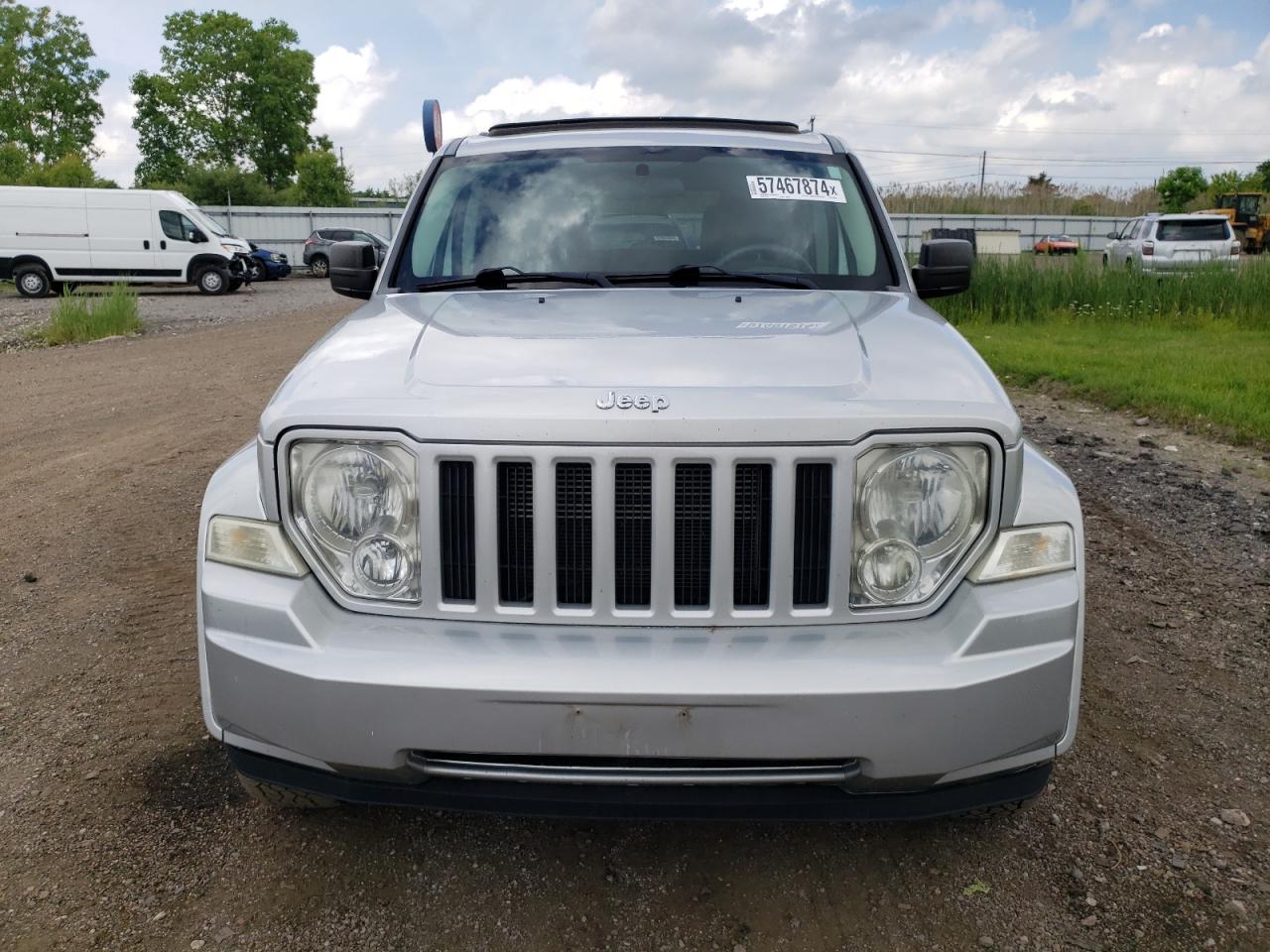 1J8GN28K38W197927 2008 Jeep Liberty Sport