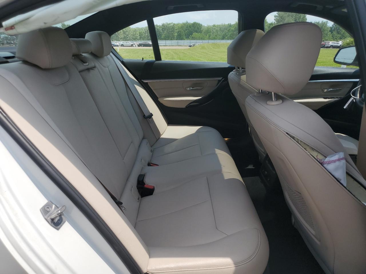 WBA8D9C37HA011775 2017 BMW 330 Xi