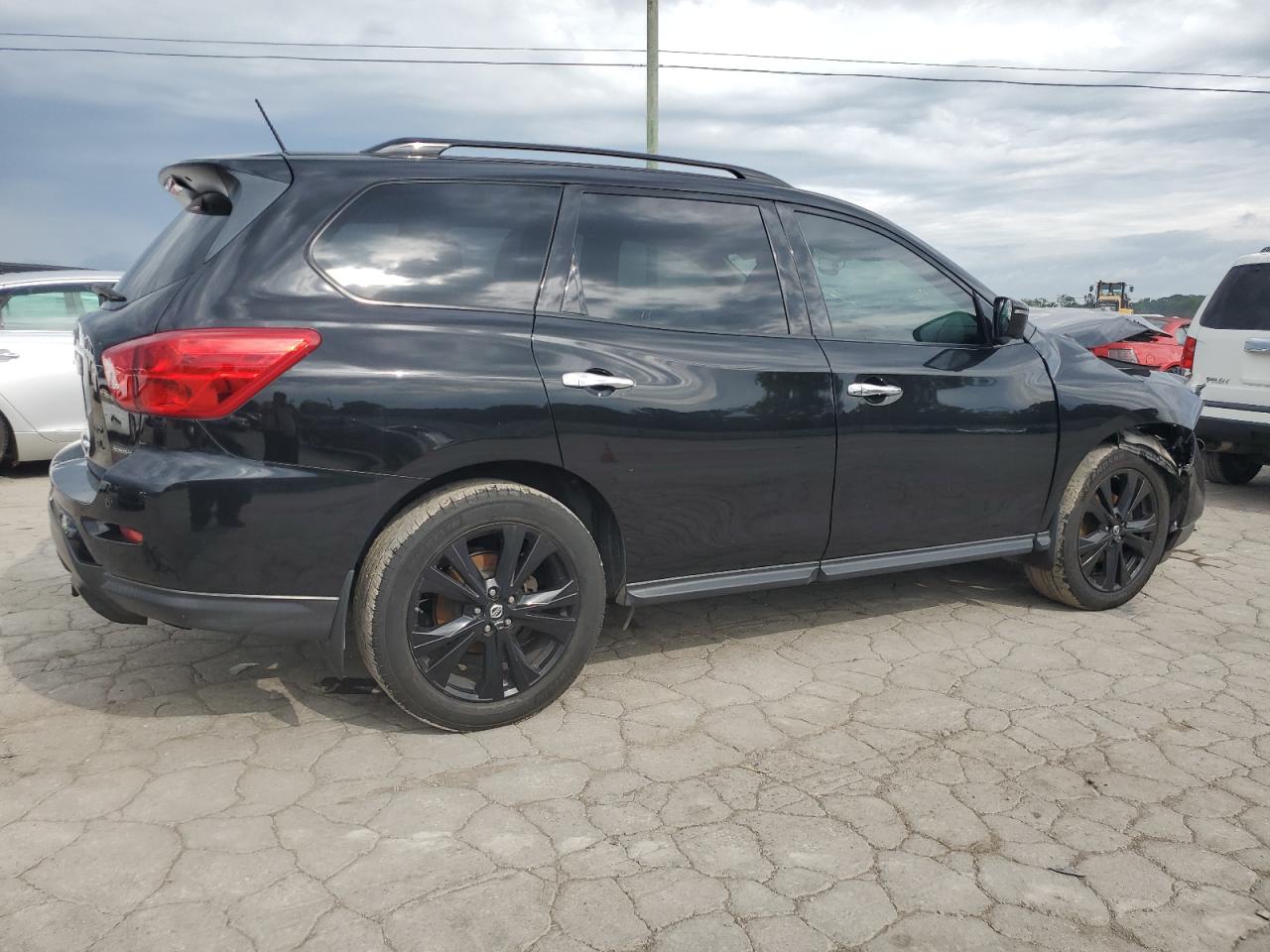 5N1DR2MM5JC627983 2018 Nissan Pathfinder S