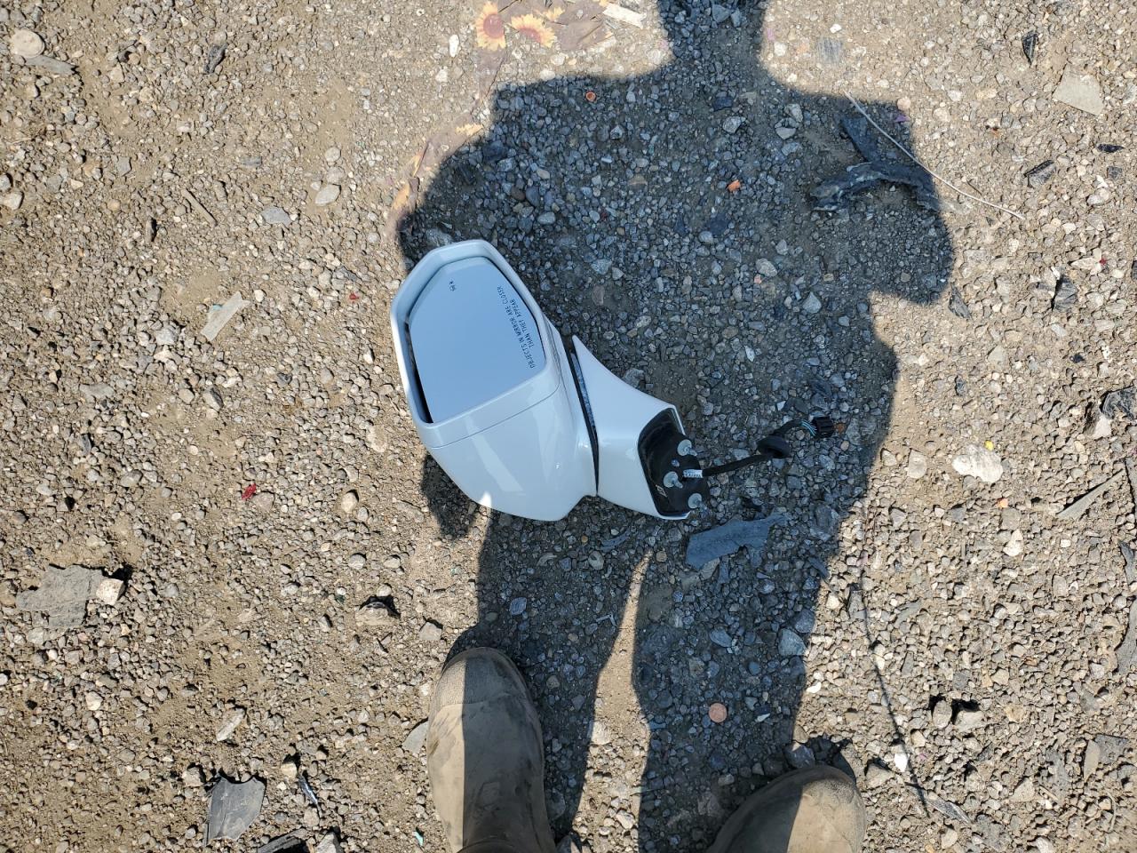 1GYKNDRS8JZ131867 2018 Cadillac Xt5 Luxury