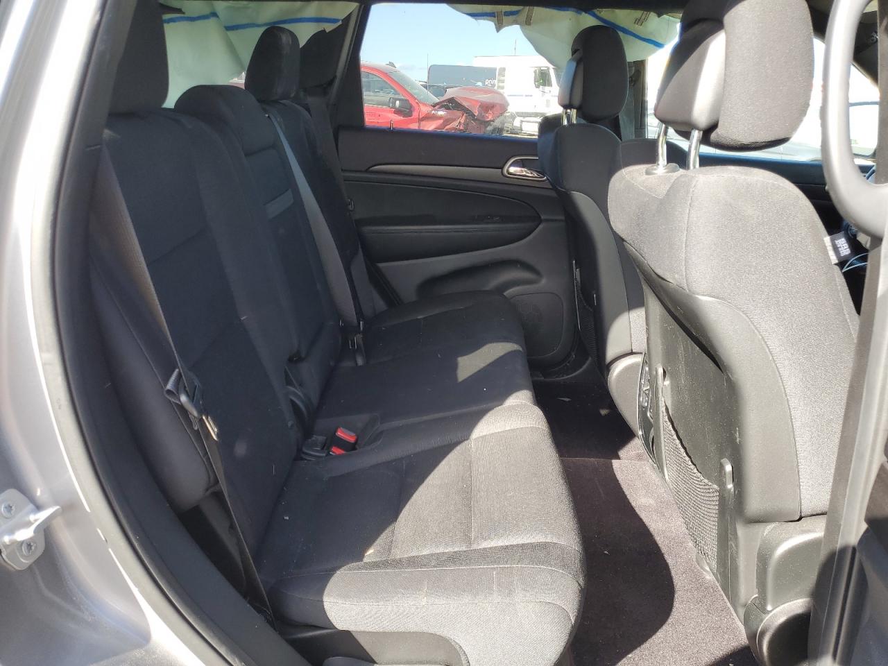 1C4RJEAG3HC669158 2017 Jeep Grand Cherokee Laredo