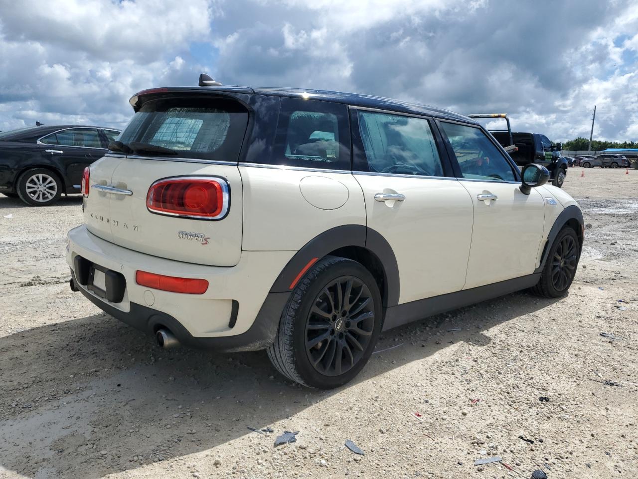 WMWLN9C52K2E51836 2019 Mini Cooper S Clubman