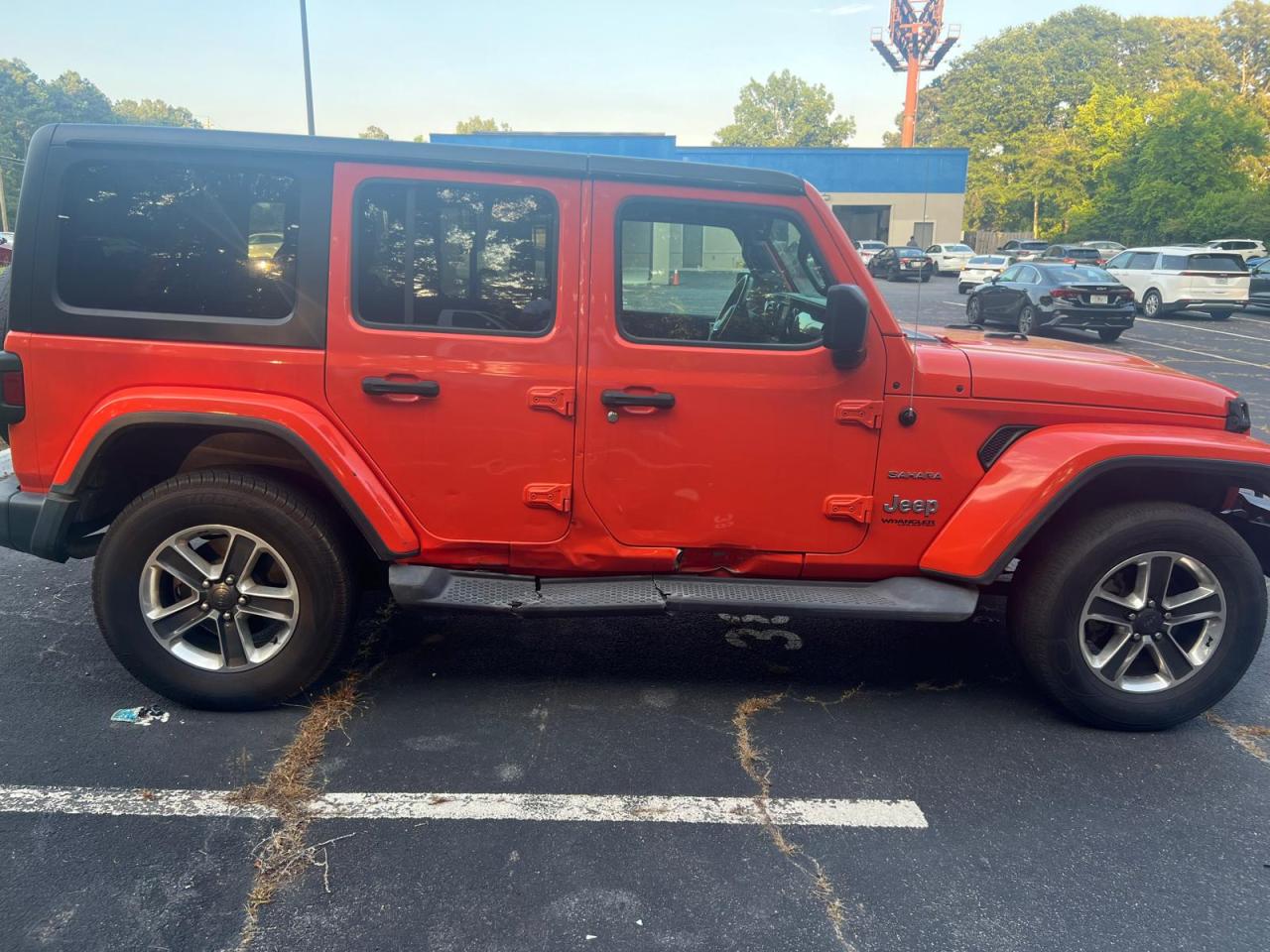 2019 Jeep Wrangler Unlimited Sahara vin: 1C4HJXEG7KW684642