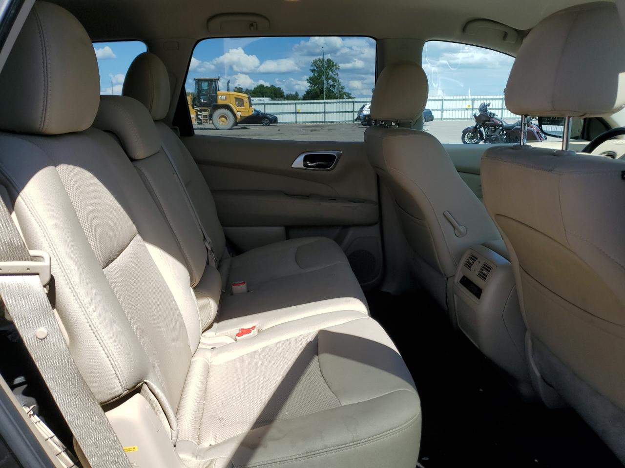 5N1DR2MM2HC641057 2017 Nissan Pathfinder S