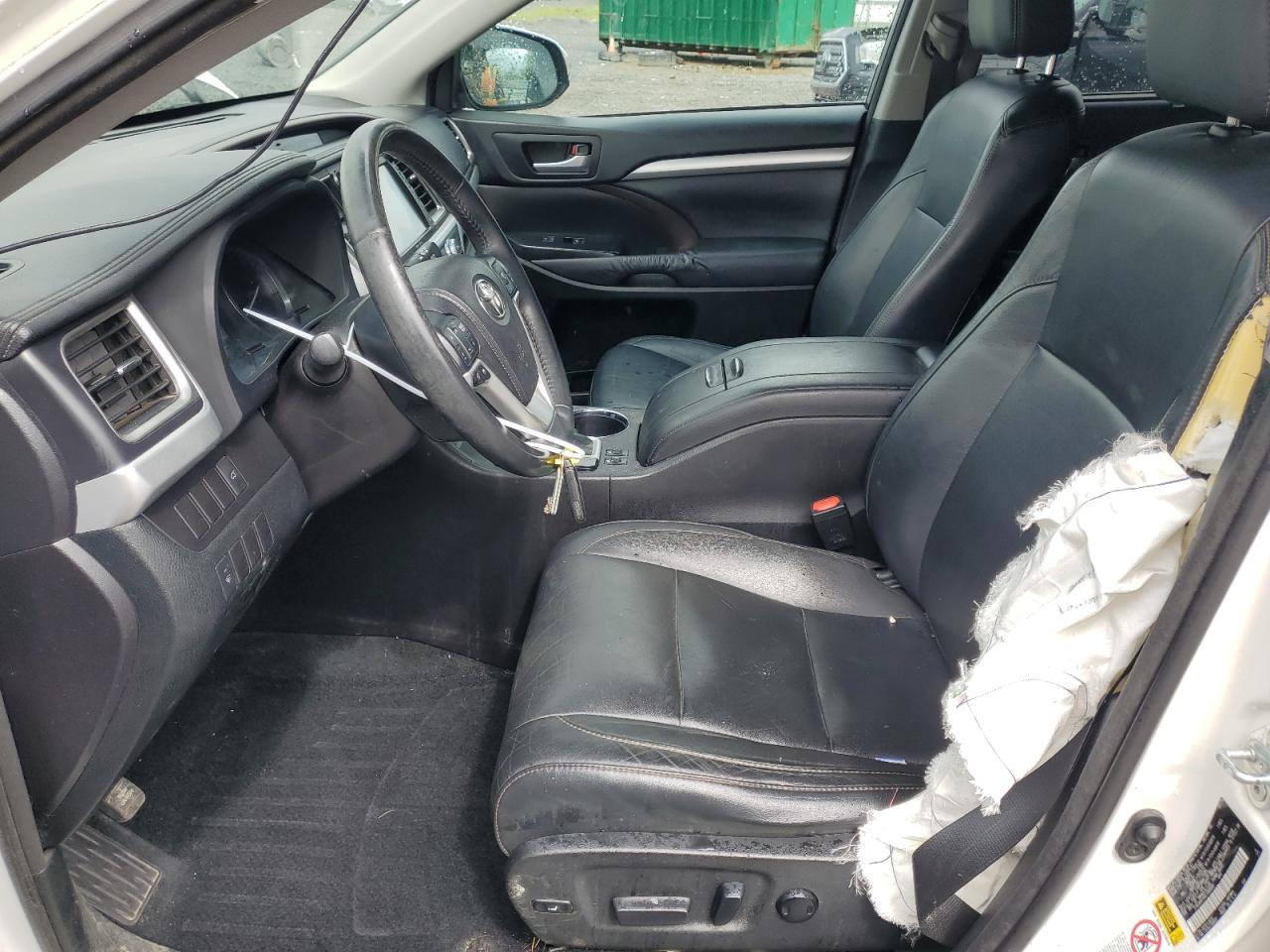 5TDJKRFHXES066897 2014 Toyota Highlander Xle