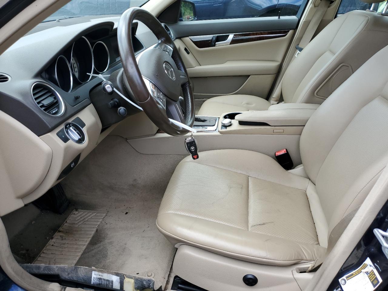 WDDGF8AB7DA838429 2013 Mercedes-Benz C 300 4Matic
