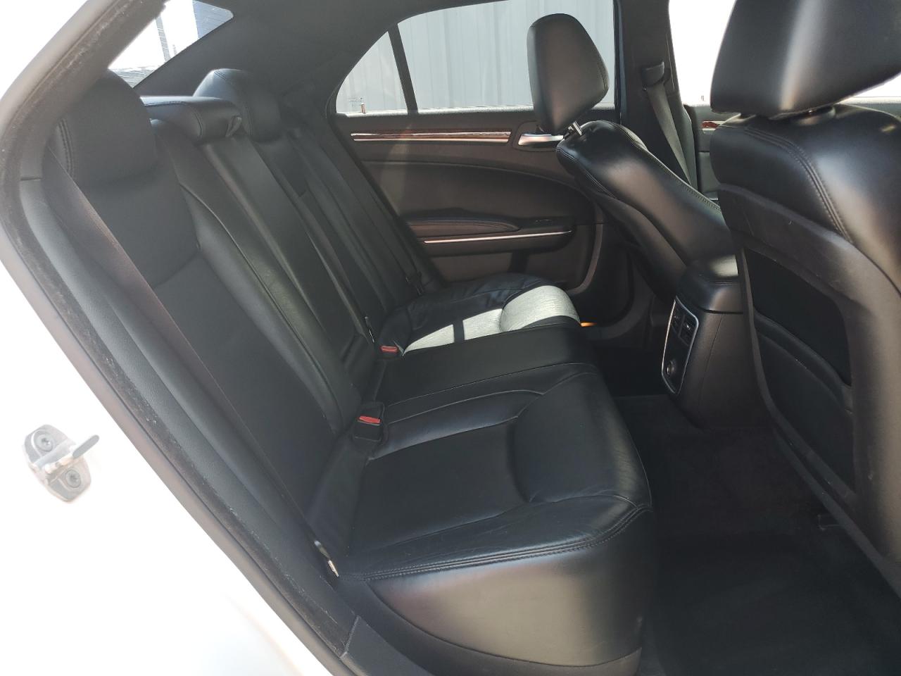 2C3CCACG3CH212527 2012 Chrysler 300 Limited