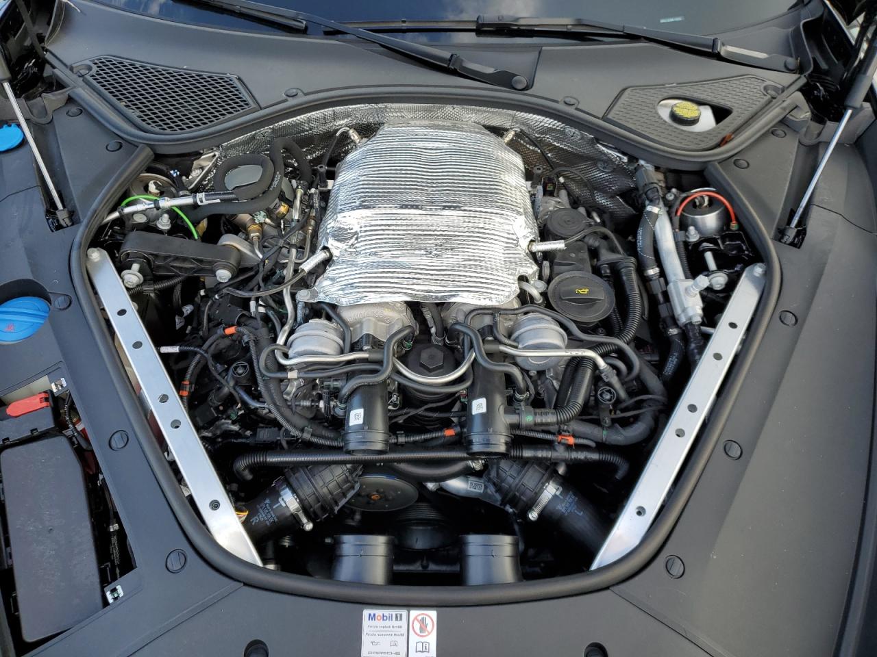 WP0AJ2A76PL103926 2023 Porsche Panamera Base