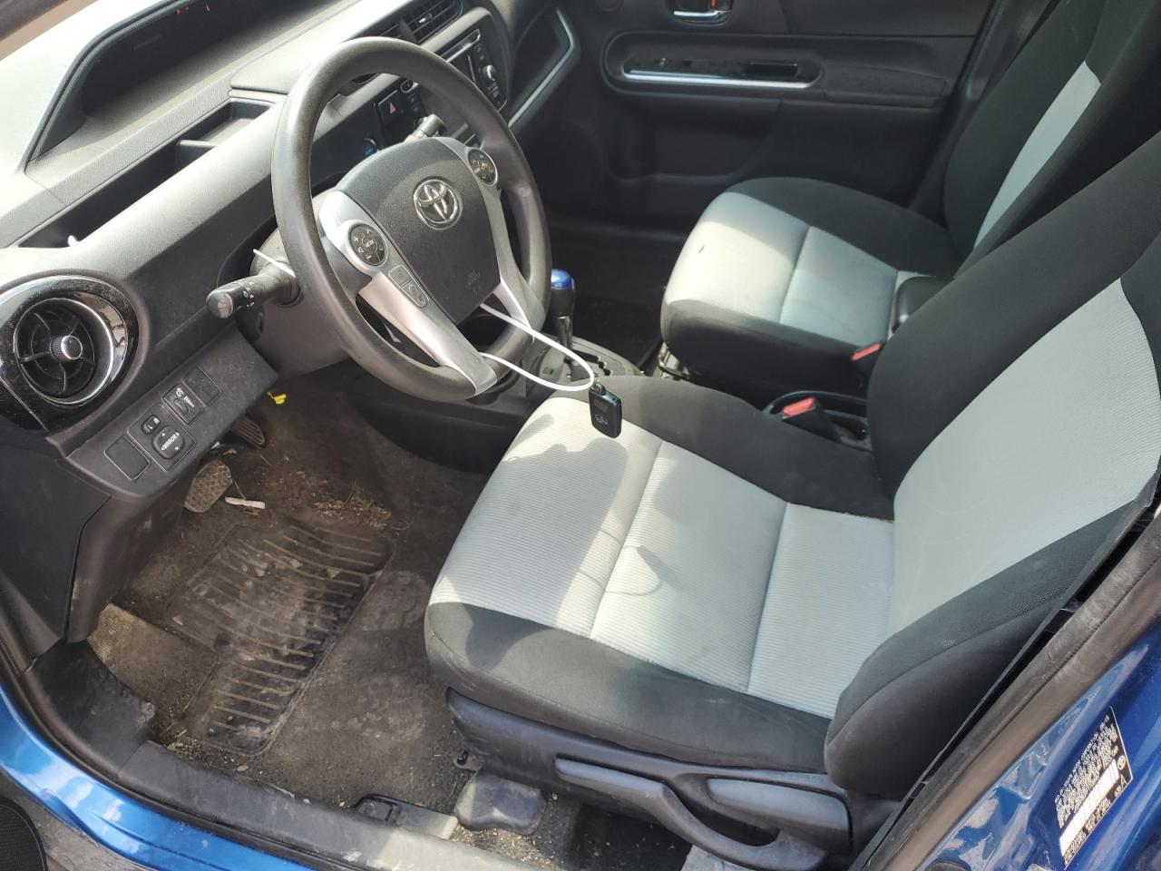 2015 Toyota Prius C vin: JTDKDTB31F1108667