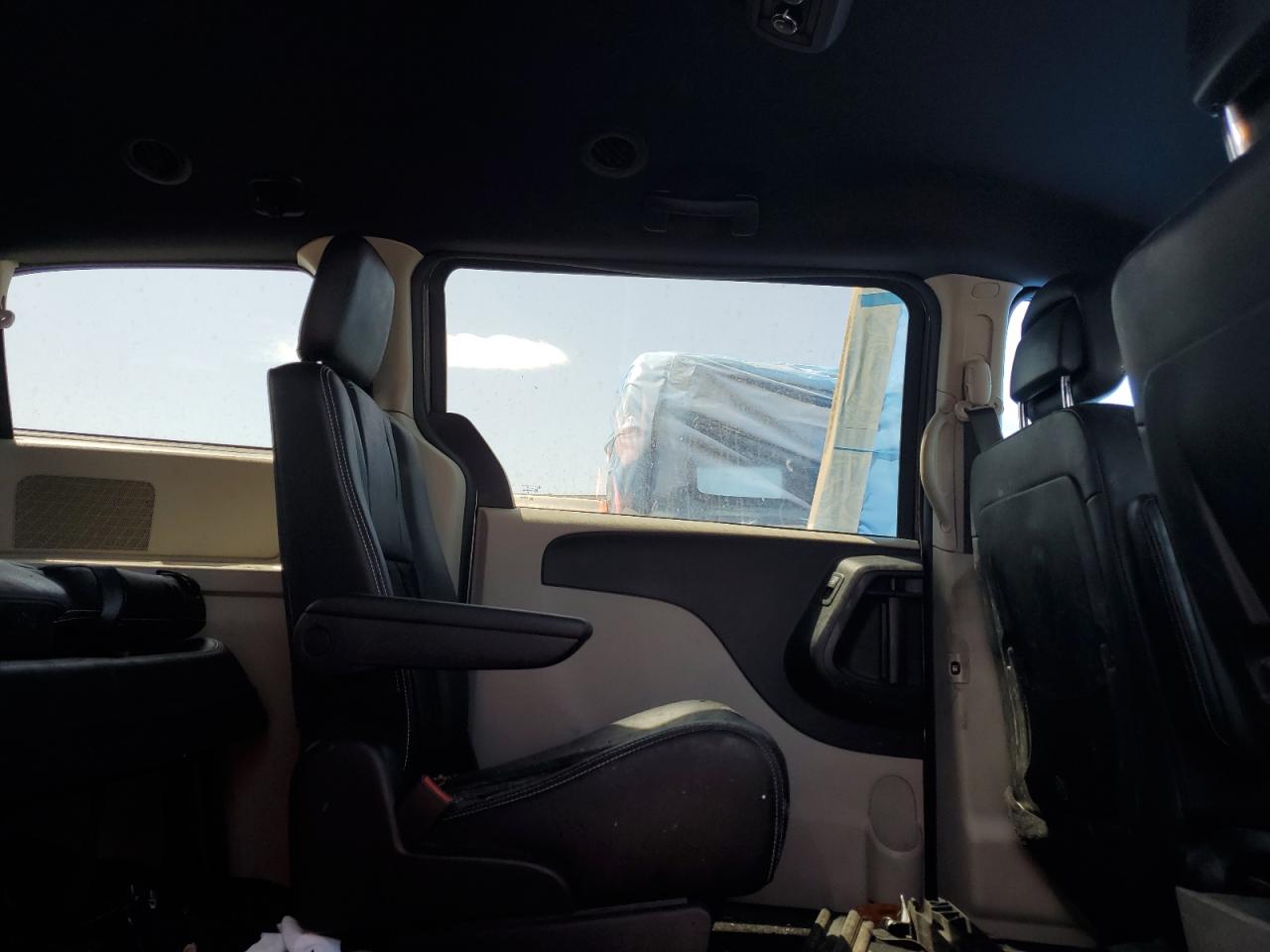 2C4RDGCGXJR265089 2018 Dodge Grand Caravan Sxt