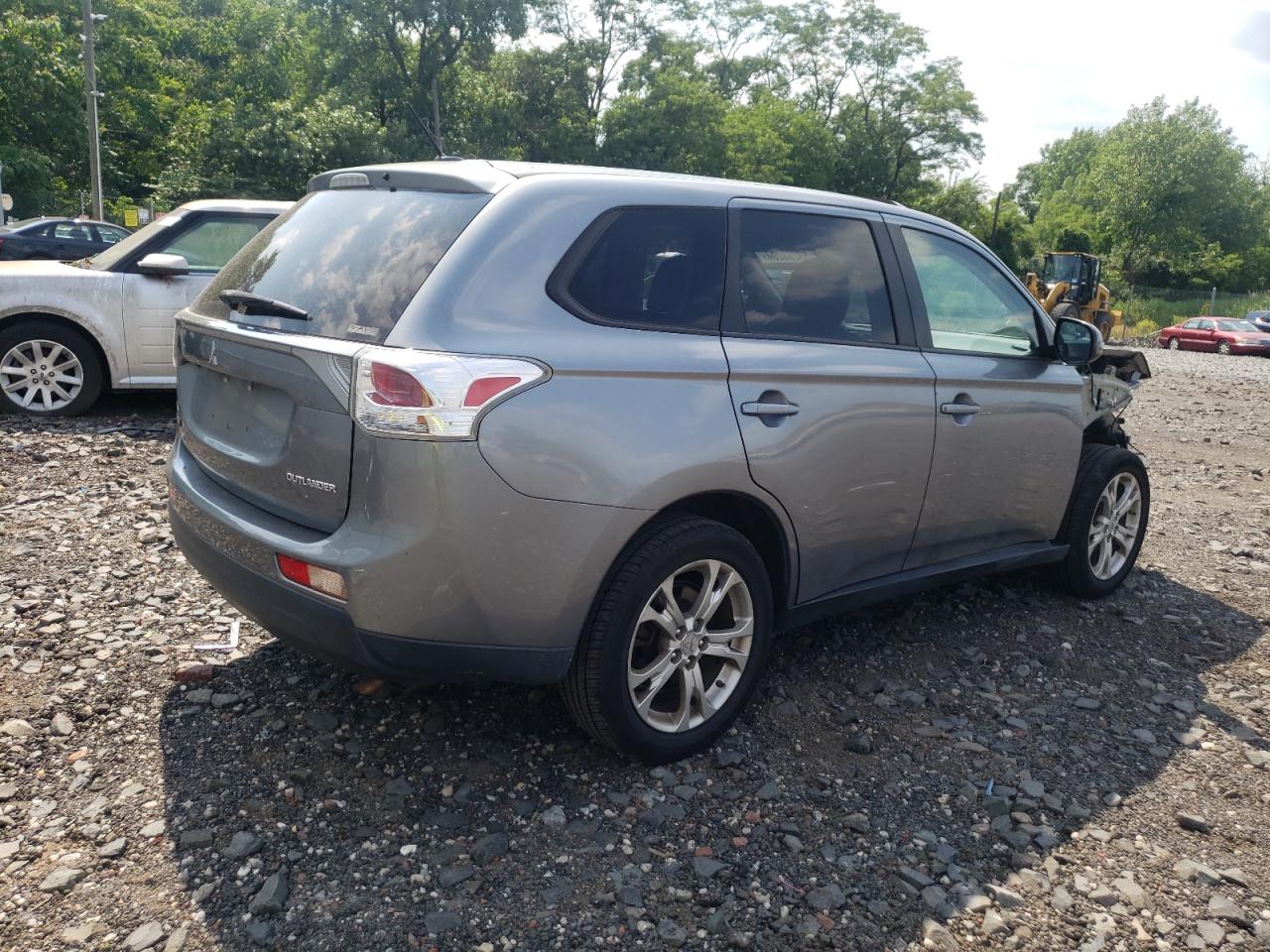 JA4AZ3A3XEZ013789 2014 Mitsubishi Outlander Se