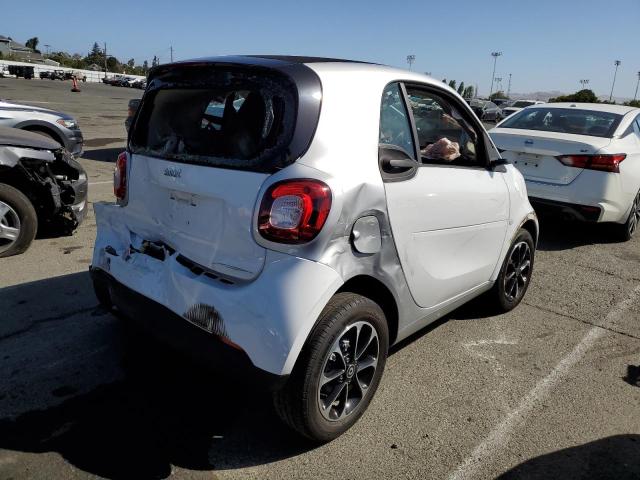 VIN WMEFJ5DA8HK187030 2017 SMART FORTWO no.3