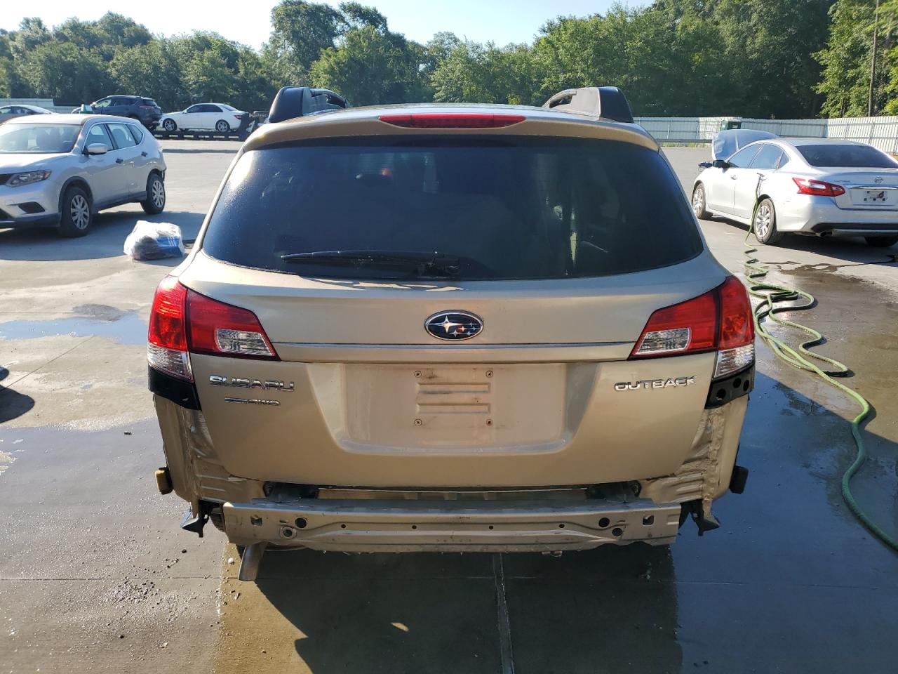 4S4BRCCC8A3338439 2010 Subaru Outback 2.5I Premium