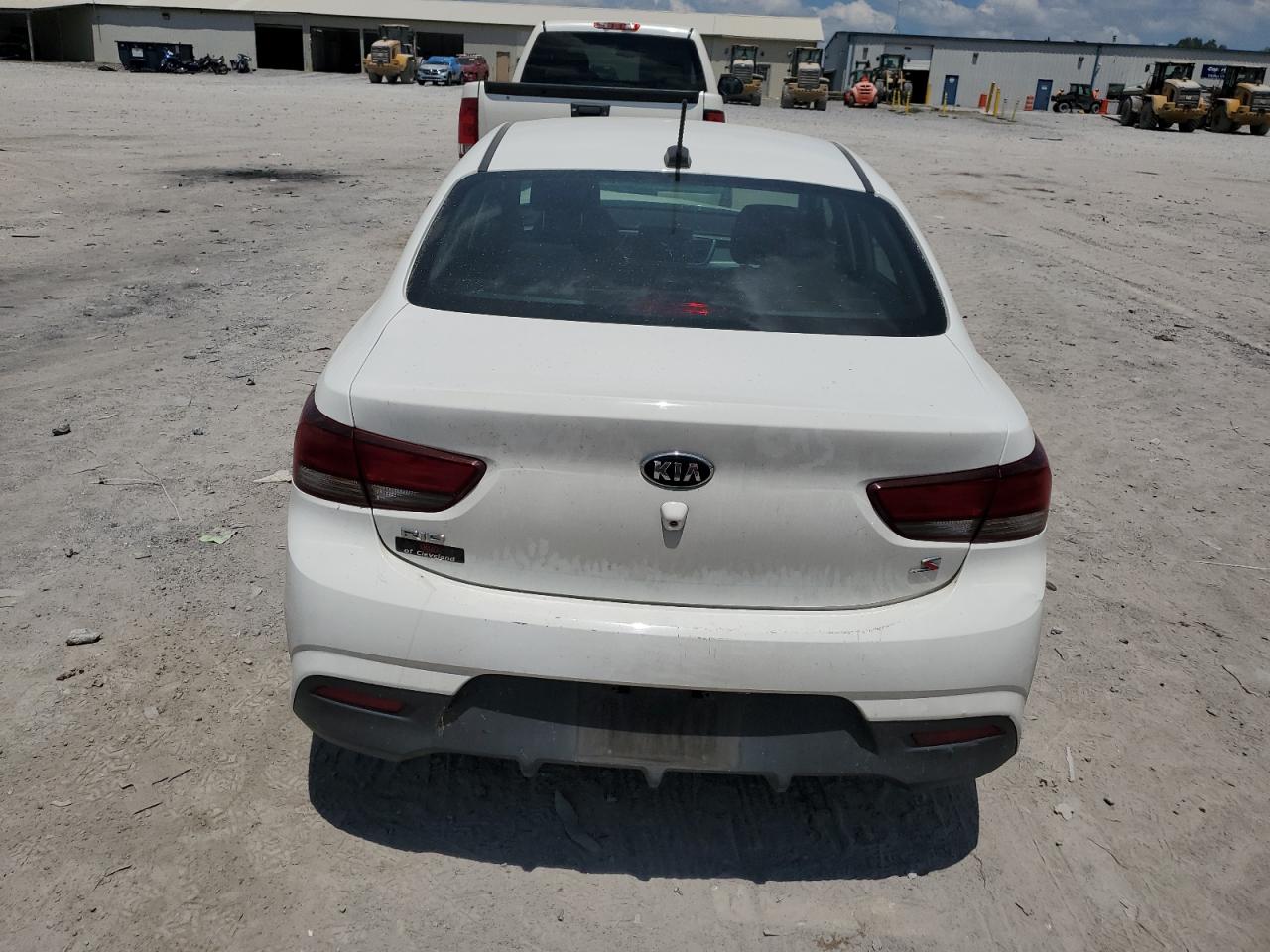 3KPA24AB2JE072137 2018 Kia Rio Lx