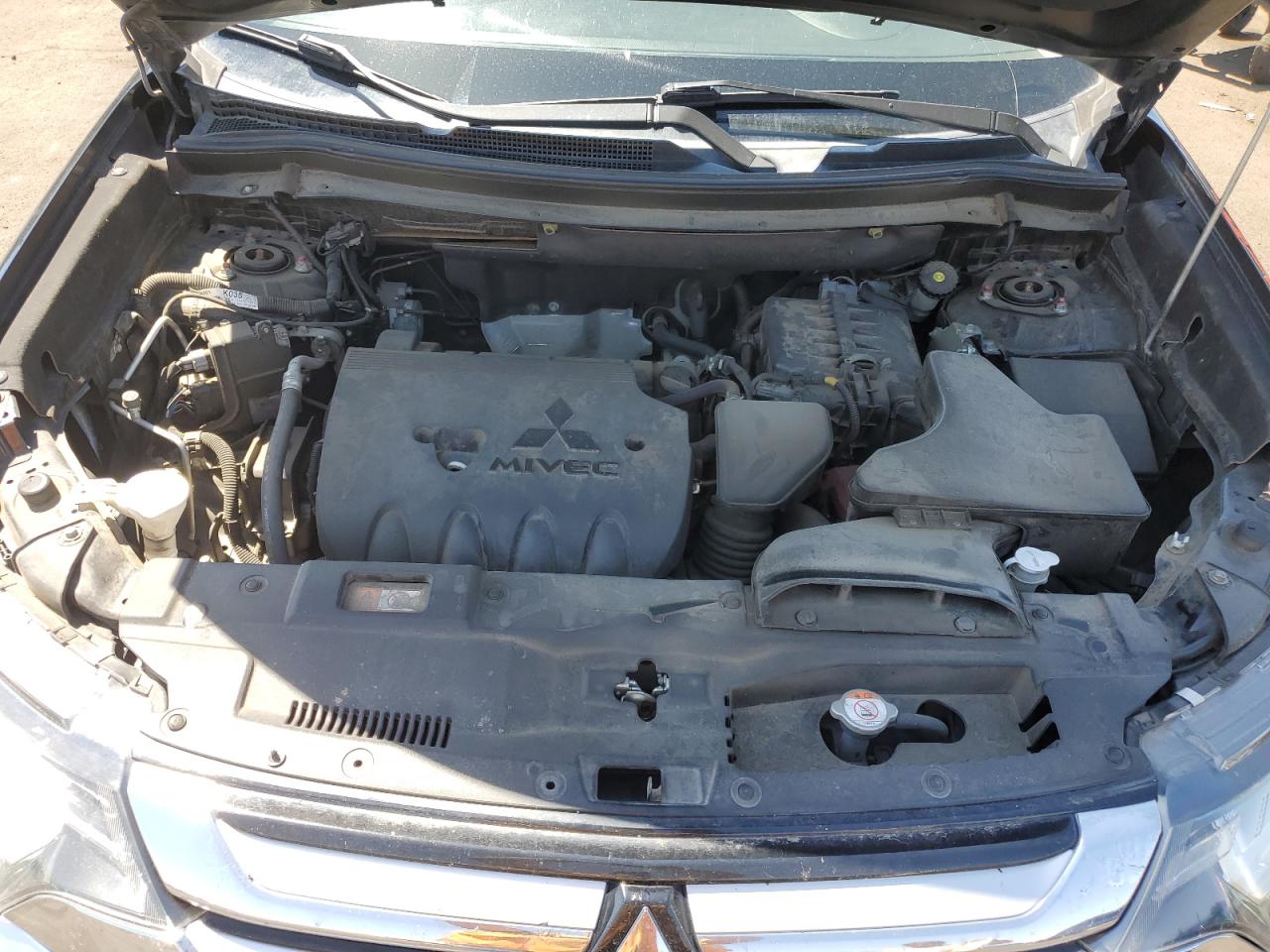 JA4AD3A36HZ028146 2017 Mitsubishi Outlander Se