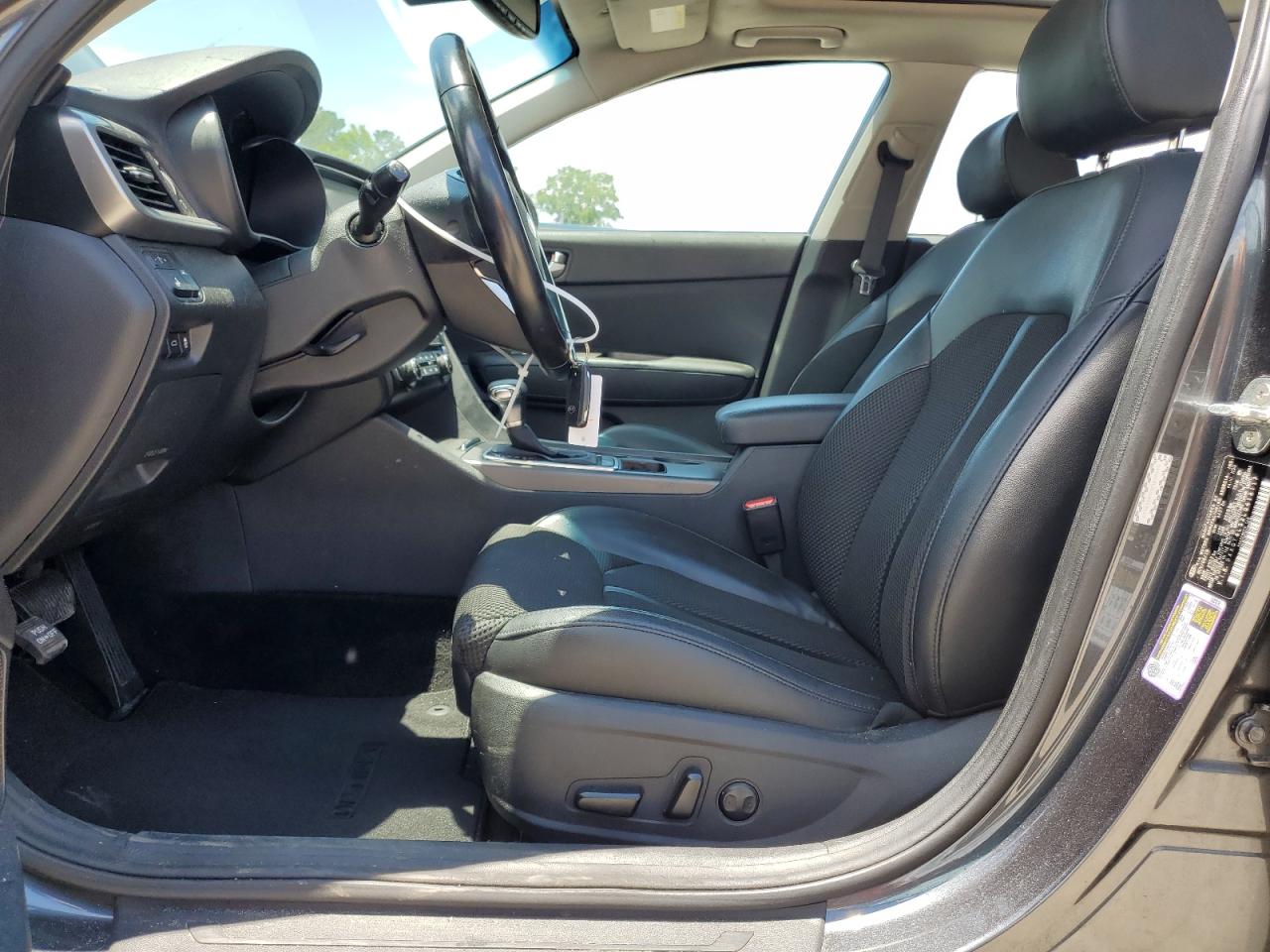 5XXGT4L32LG419117 2020 Kia Optima Lx