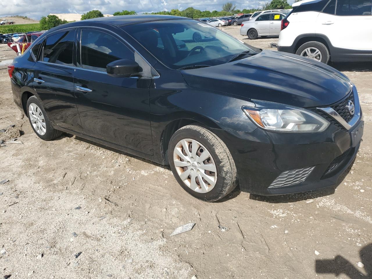 2016 Nissan Sentra S vin: 3N1AB7AP4GY261766