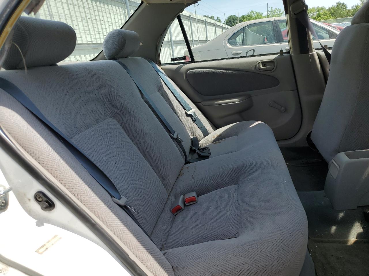 1Y1SK5283YZ425122 2000 Chevrolet Geo Prizm Base