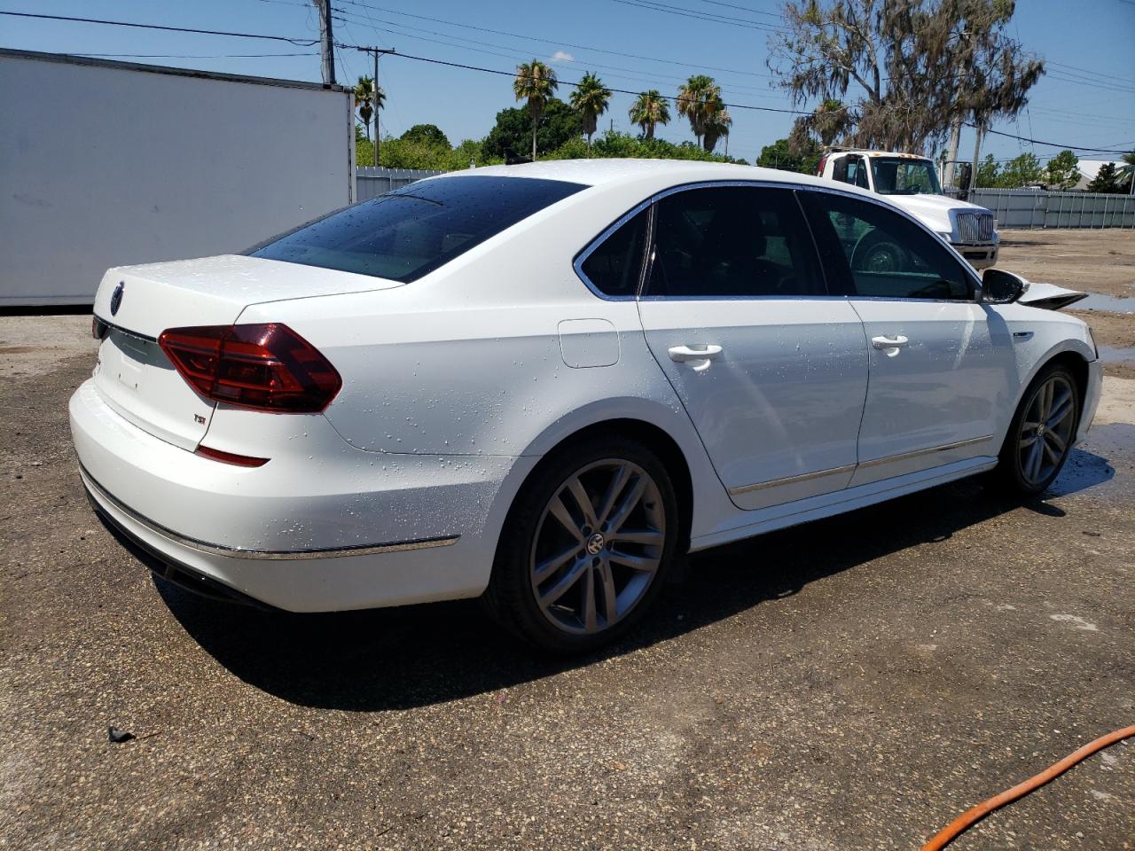 1VWDT7A35HC054010 2017 Volkswagen Passat R-Line