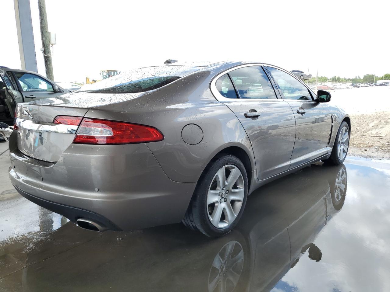 SAJWA0FA4AHR66217 2010 Jaguar Xf Luxury