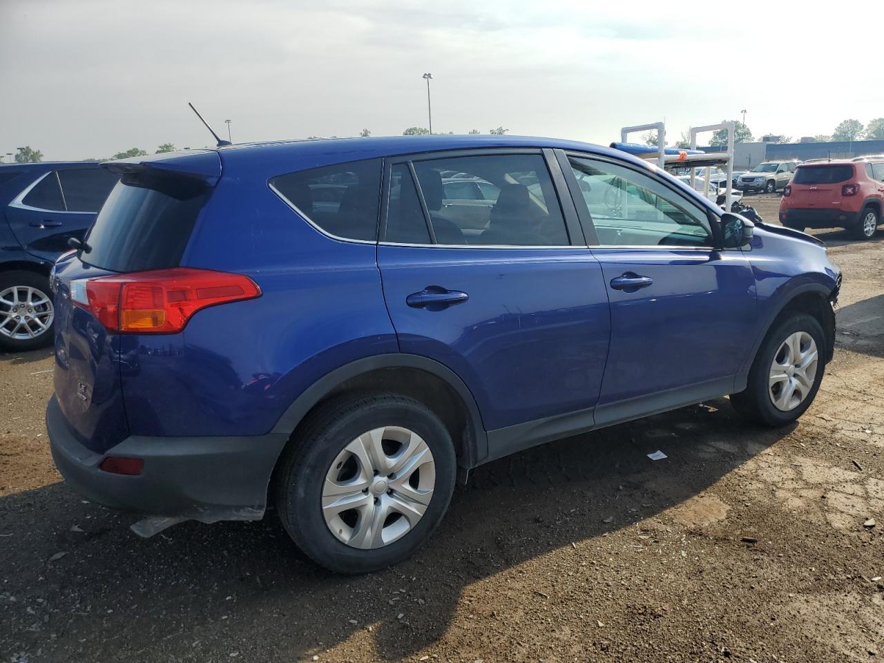 2T3BFREV4FW297519 2015 Toyota Rav4 Le