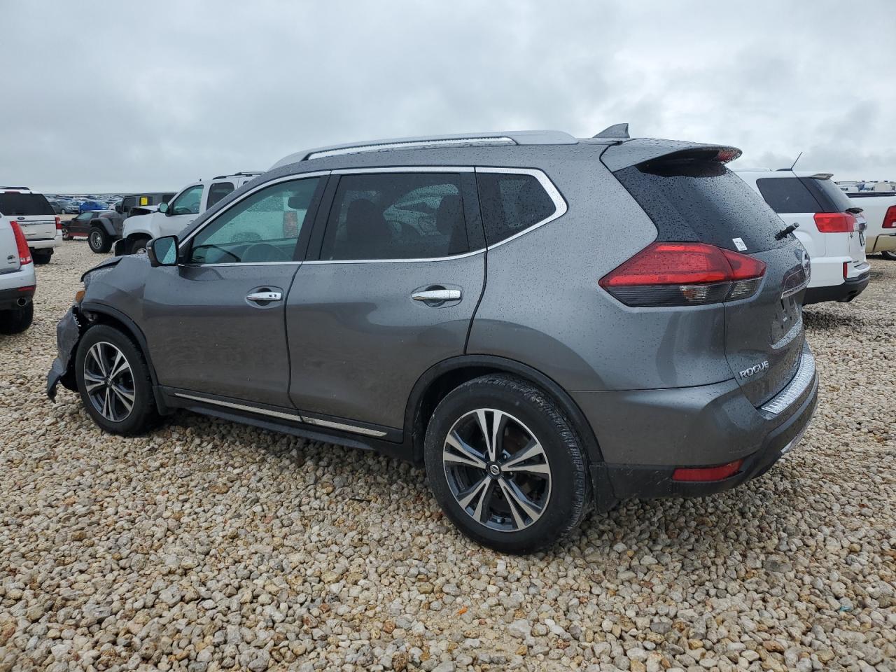 5N1AT2MT4HC796673 NISSAN ROGUE 2017