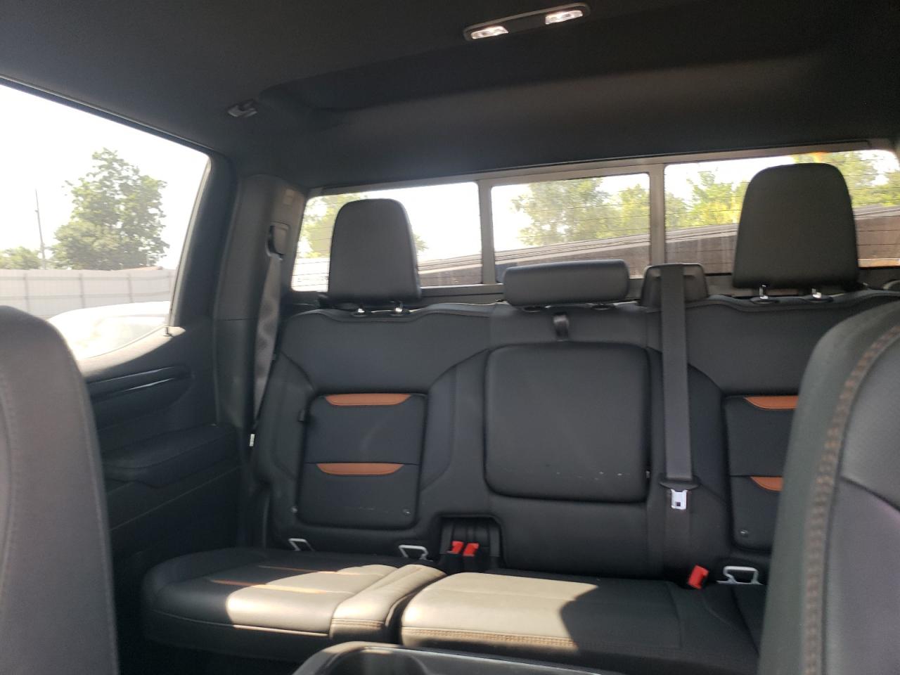 1GTUUEE88RZ127377 2024 GMC Sierra K1500 At4