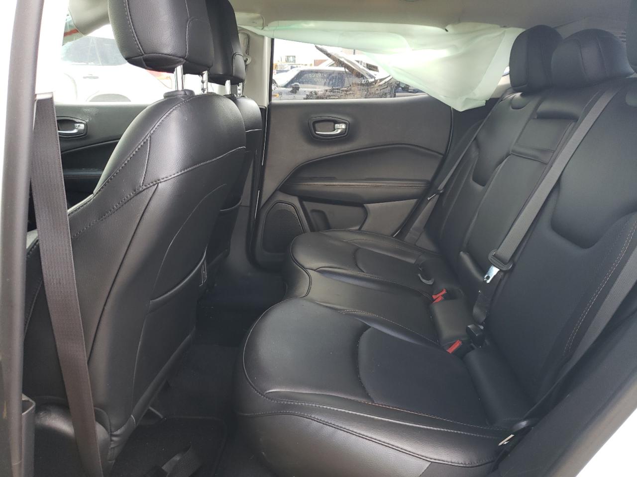 3C4NJDCB4KT598865 2019 Jeep Compass Limited