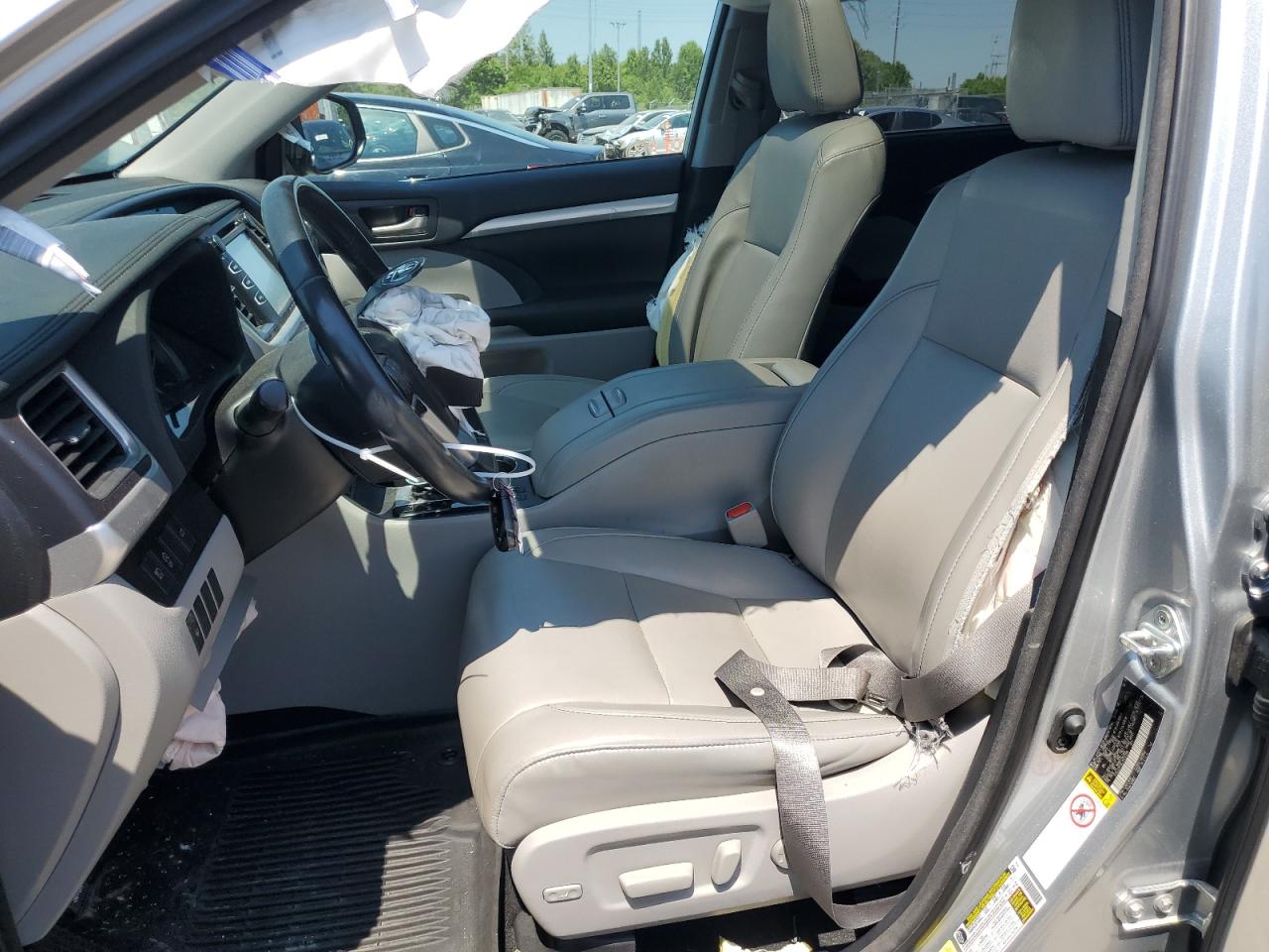 TOYOTA HIGHLANDER SE