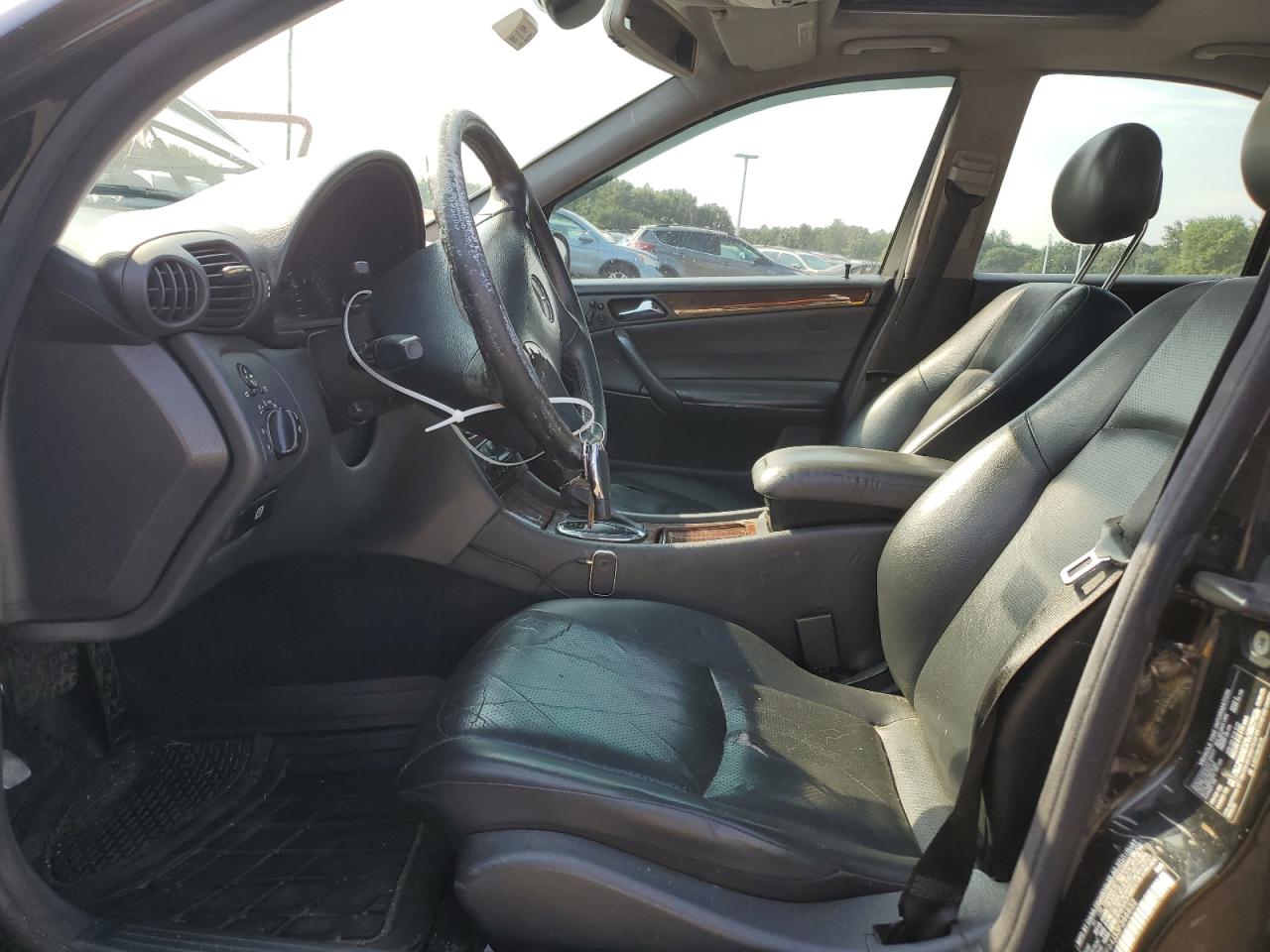 WDBRF64J33F346832 2003 Mercedes-Benz C 320