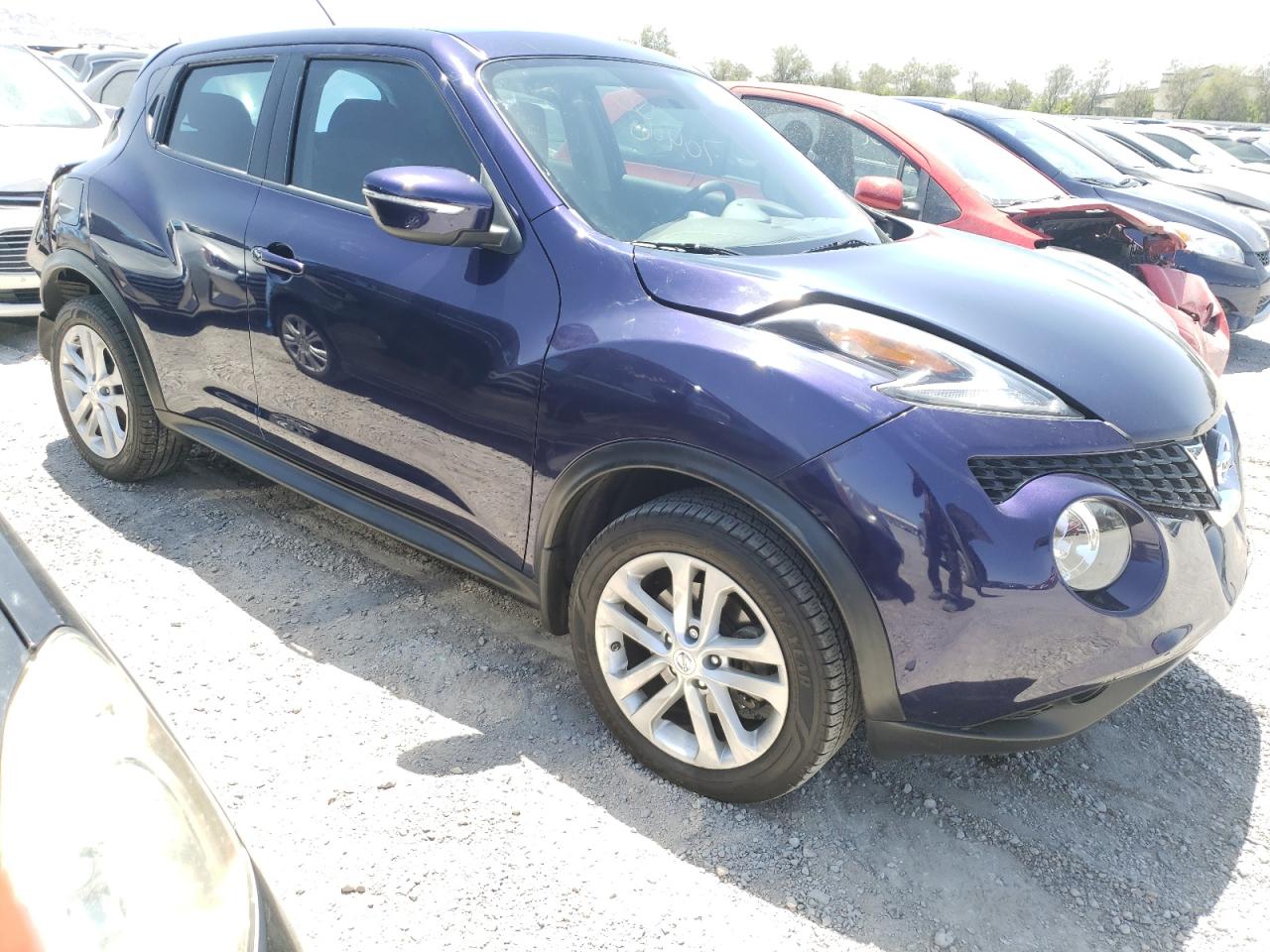 2015 Nissan Juke S vin: JN8AF5MR2FT511066