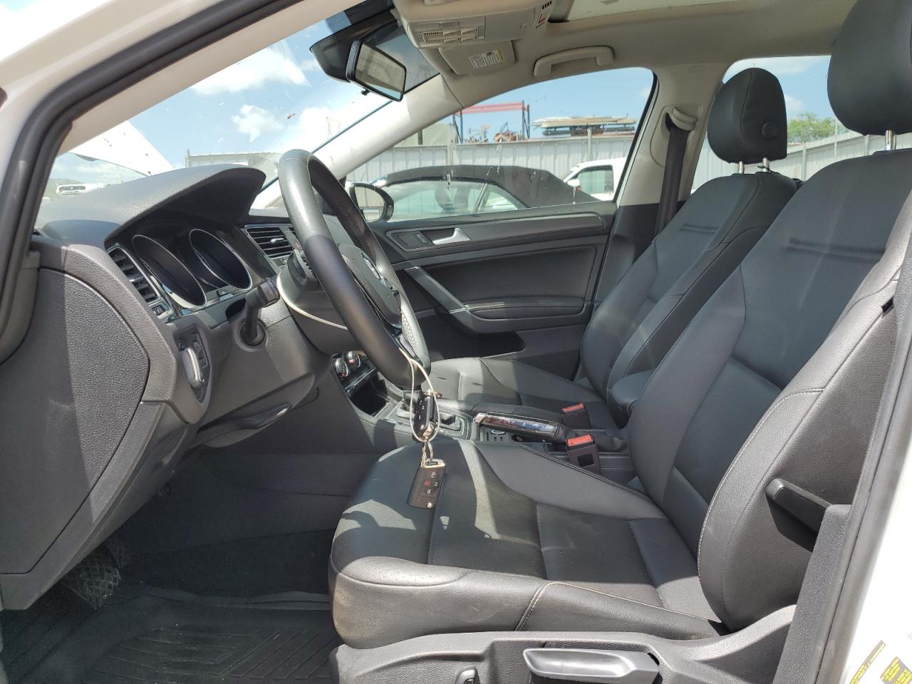 3VWG57AU5MM008301 2021 Volkswagen Golf