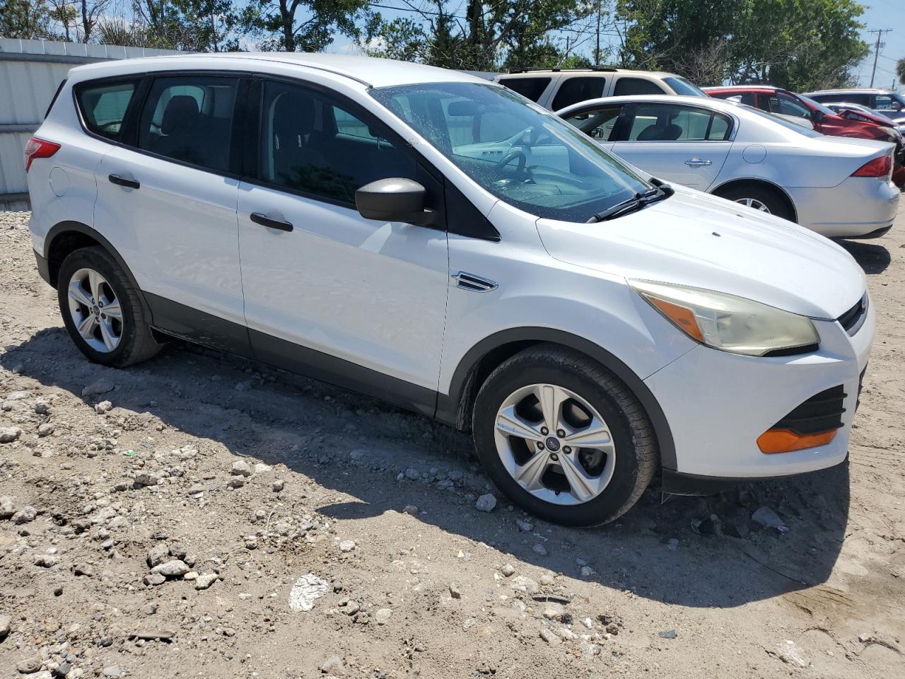 1FMCU0F72FUC01465 2015 Ford Escape S