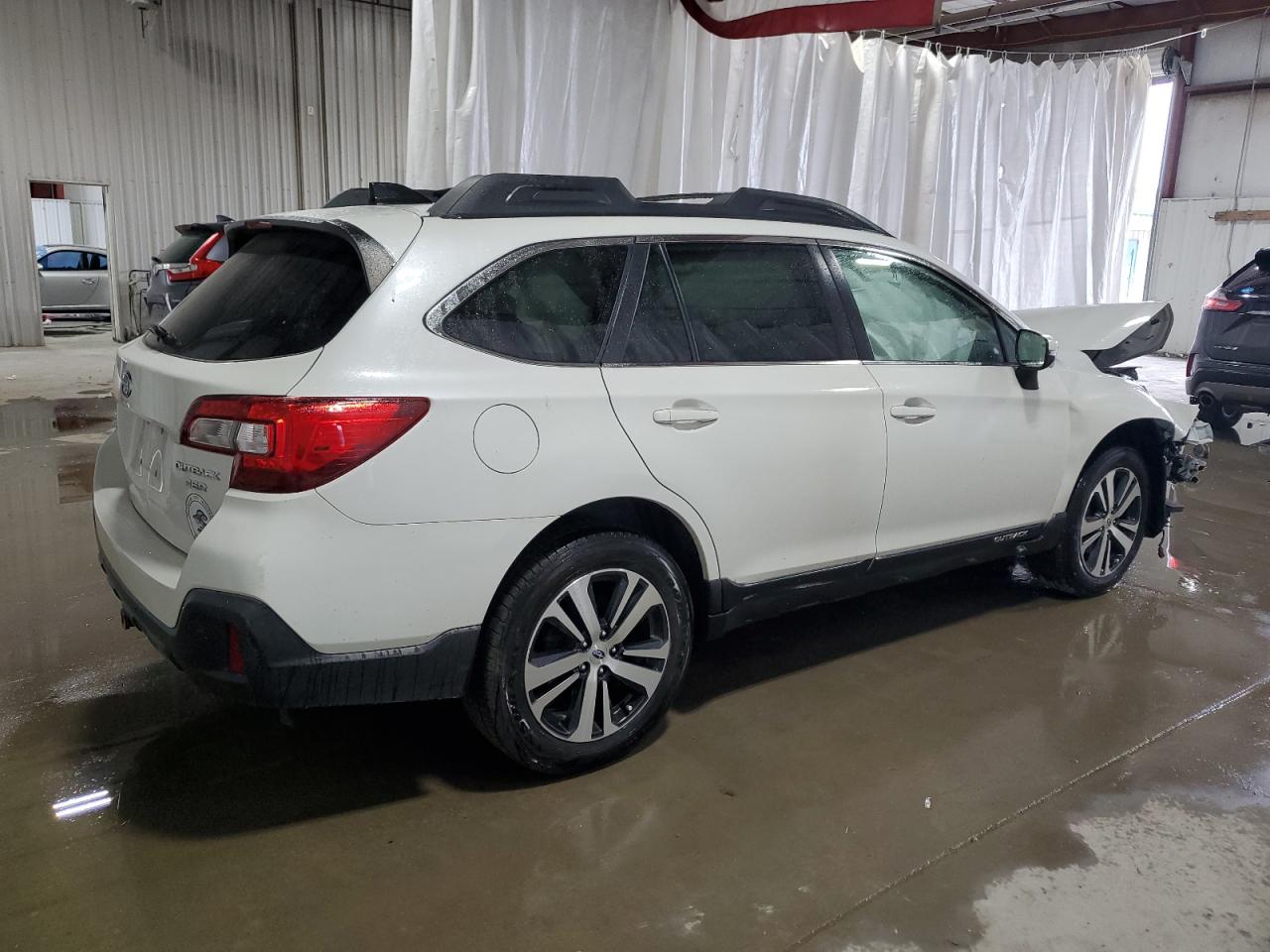 2019 Subaru Outback 3.6R Limited vin: 4S4BSENC9K3310177