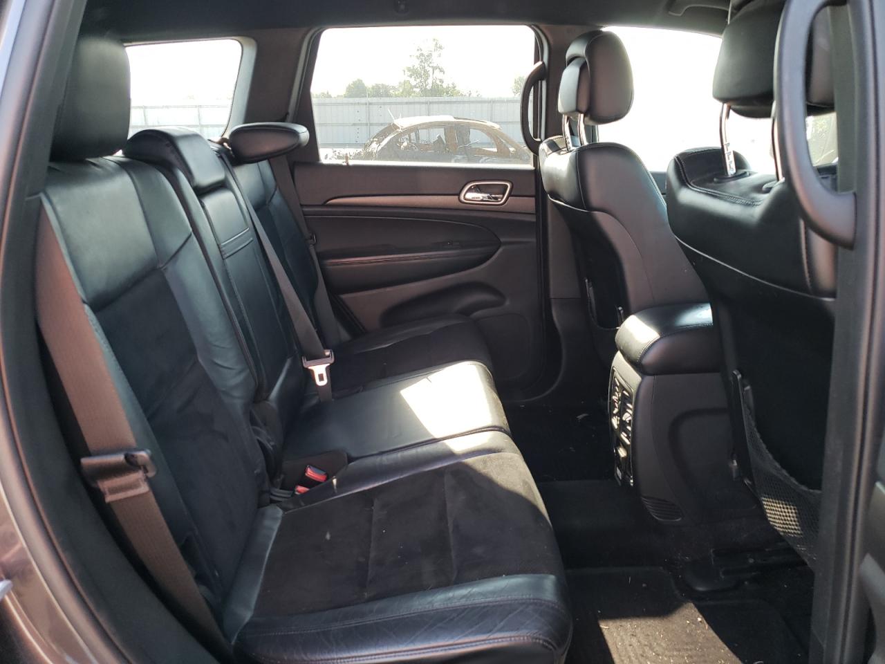 1C4RJFAG2HC886688 2017 Jeep Grand Cherokee Laredo