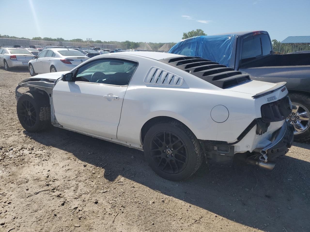 2014 Ford Mustang vin: 1ZVBP8AM3E5309845