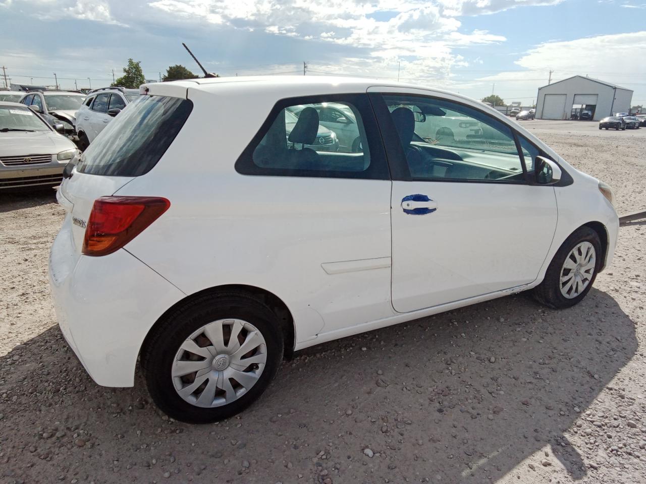 VNKJTUD36HA083082 2017 Toyota Yaris L