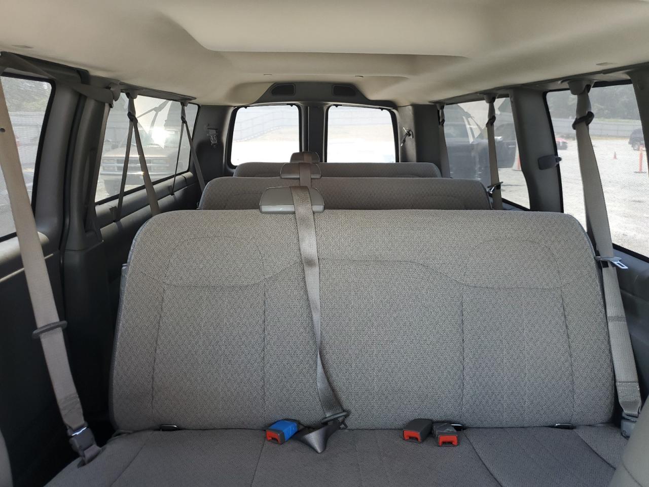 1GAZGPFG3H1133771 2017 Chevrolet Express G3500 Lt