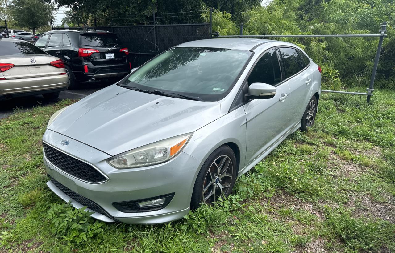 2015 Ford Focus Se vin: 1FADP3F20FL333402