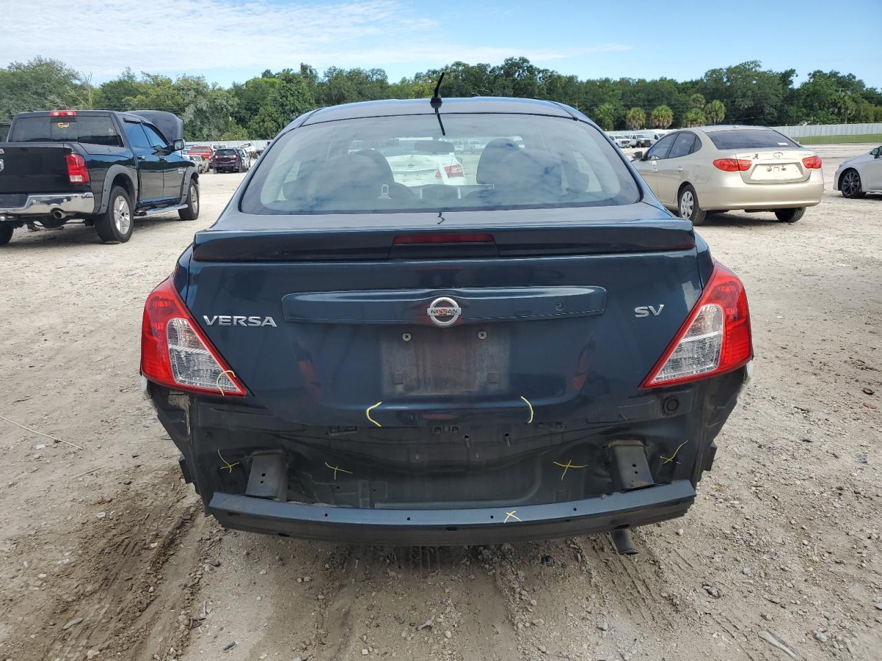 3N1CN7AP7HL887911 2017 Nissan Versa S